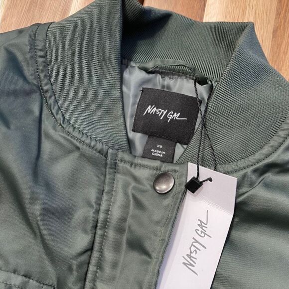 Nasty Gal Pocket Detail Padded Bomber Jacket - Picture 4 of 5